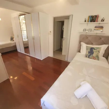 De Blue Apartment