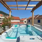 Appartamento De Blue-rooftop Pool&jacuzzi *